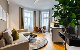 Trendy Apt With - Smart Tv, Coffee Machine In Meidling